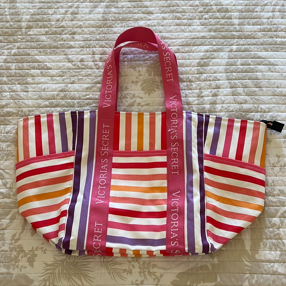 oversized, Victoria's Secret Beach bag with zipper closure NWT